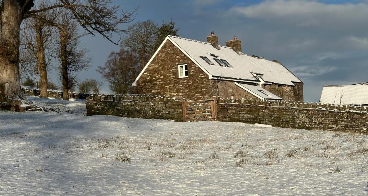 Llangynidr Pant Llwyd Farmヴィラ エクステリア 写真